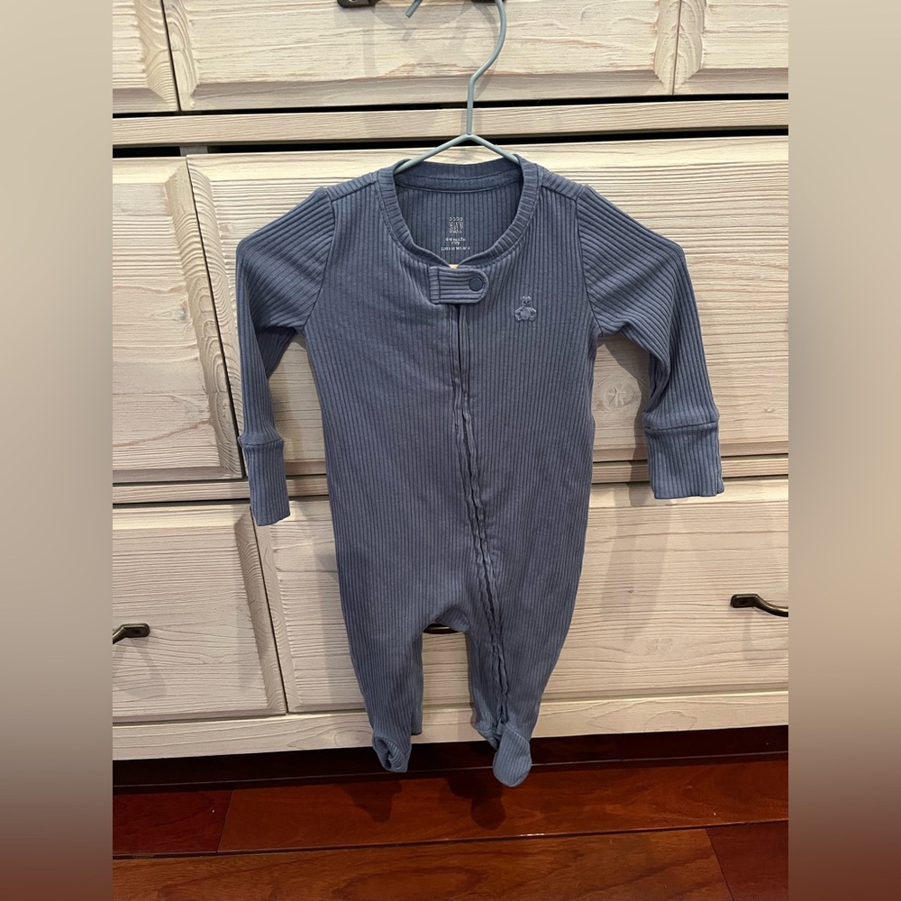 Baby Gap outfit size 0-3 months